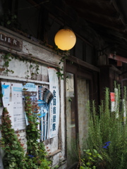 長屋の軒先