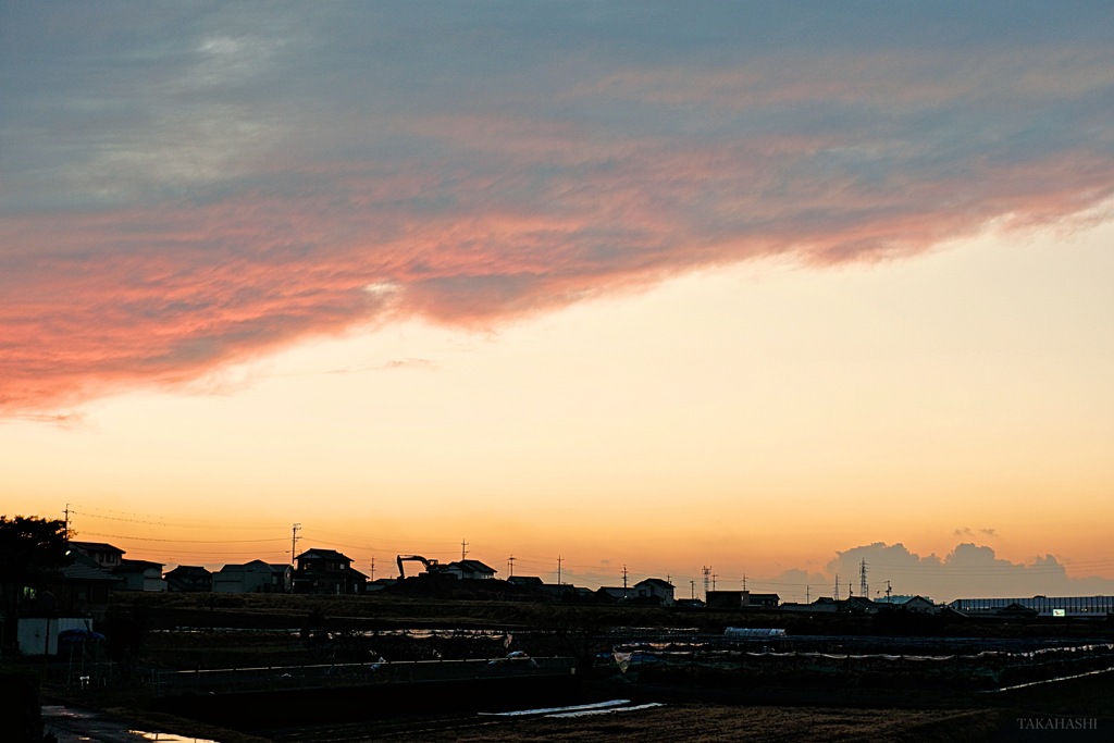 冬雲を赤く染める夕焼け