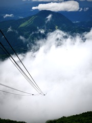 雲の中へ