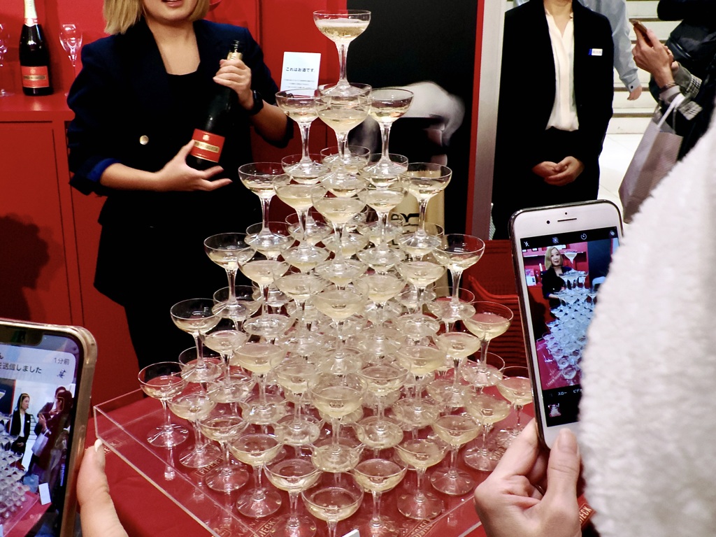 憧れのシャンパンタワー