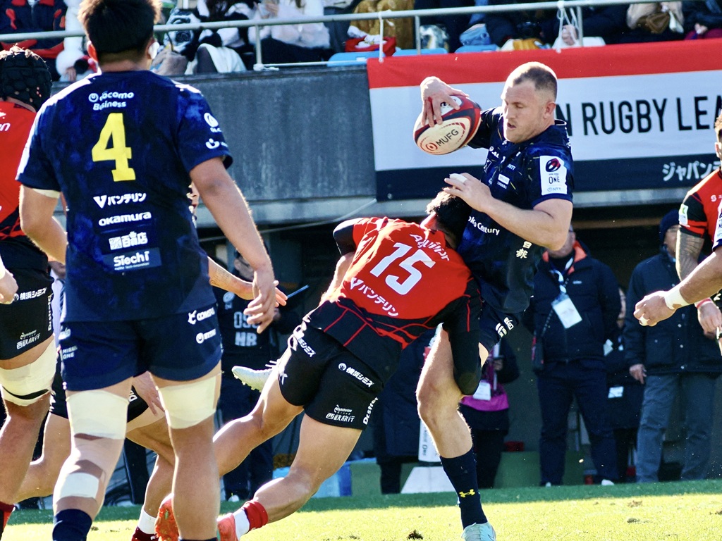 タックル決めた