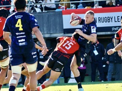 タックル決めた