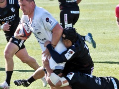 二人がかりでも