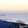 朝の湘南平から江ノ島を望む