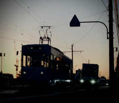夕闇を走る