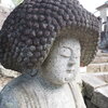 アフロヘアーの石像様