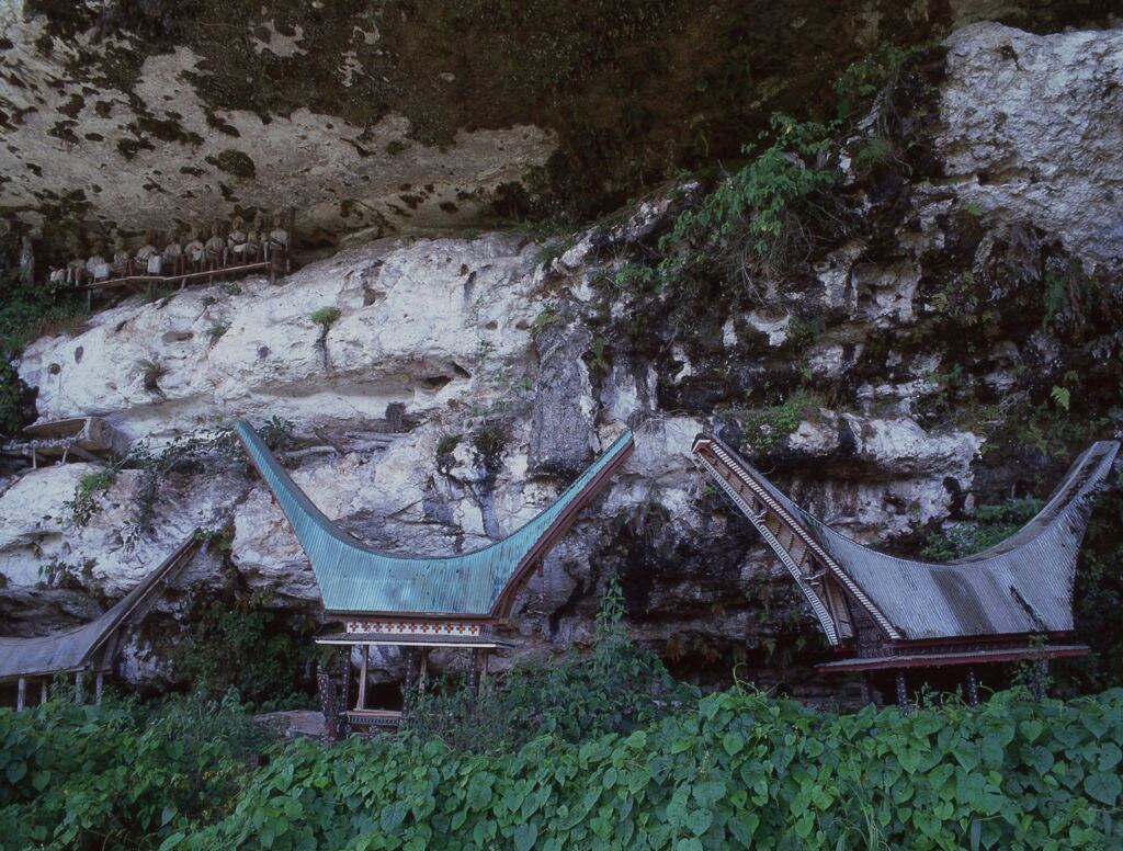 Merante (メランテ)村の墓地