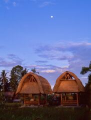 ラカレケ・レストランの夜明け