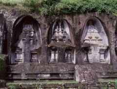 グヌン・カヴィ