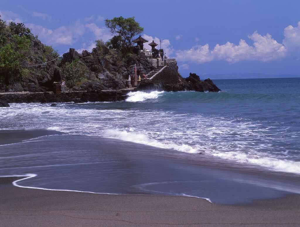 バトゥボロン寺院 (Pura Batu Bolong)