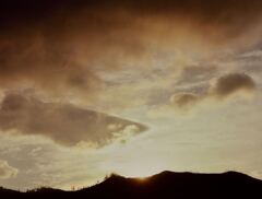 バトゥール外輪山の夜明け
