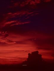 夕焼けと雷雲