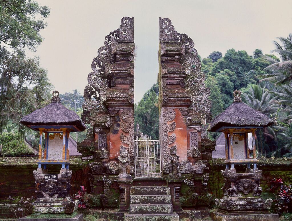 ティルタ・ウンプル (Tirtha Empul) 寺院
