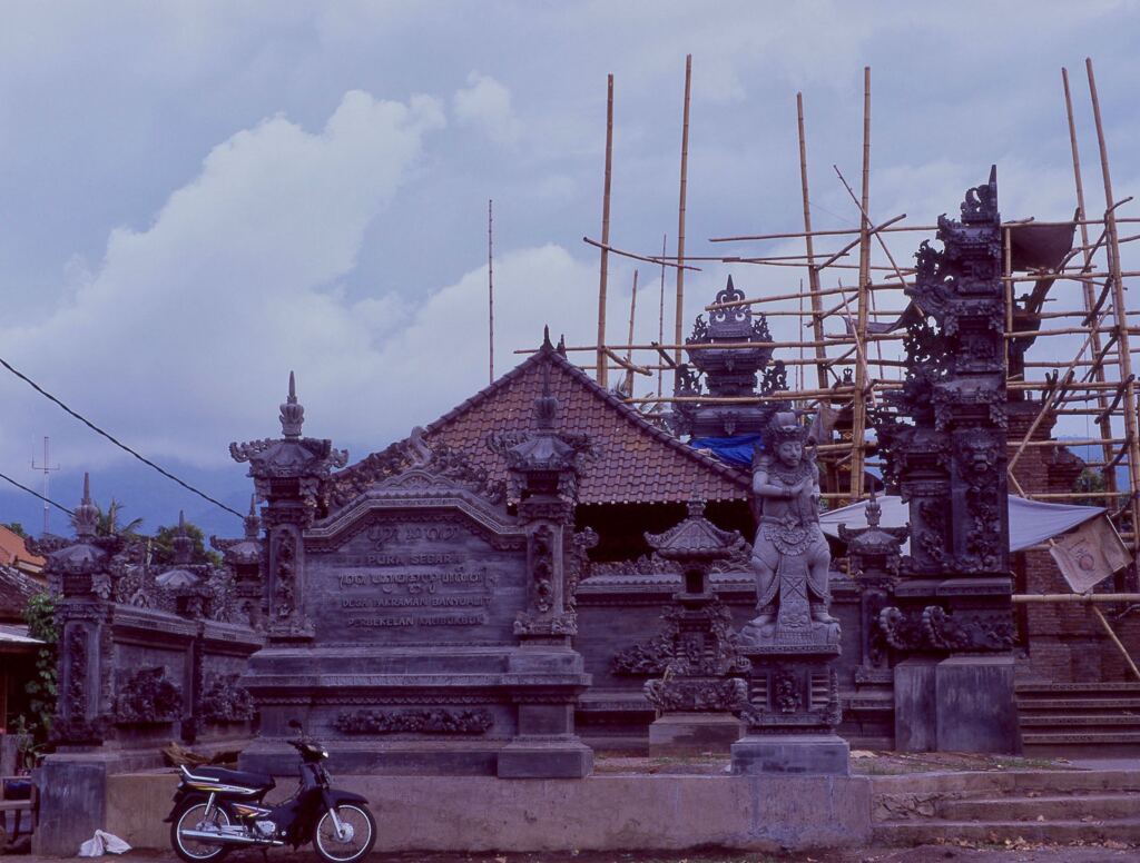 スガラ寺院 (Pura Segara)
