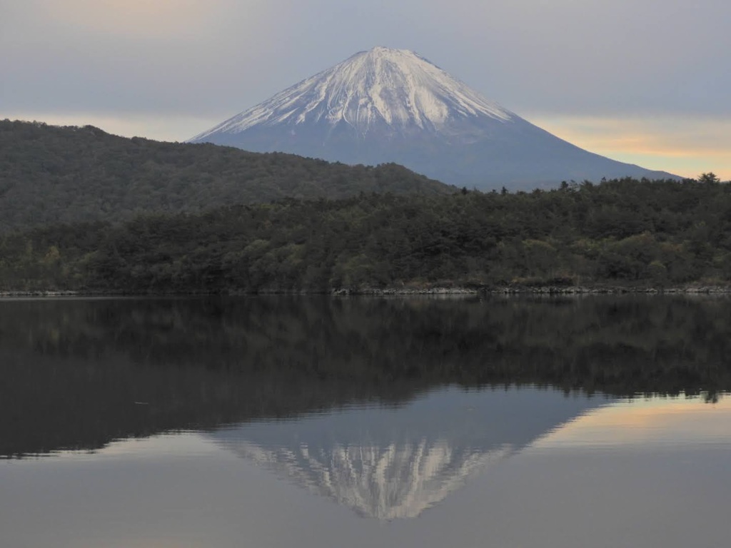 逆さ富士（西湖）