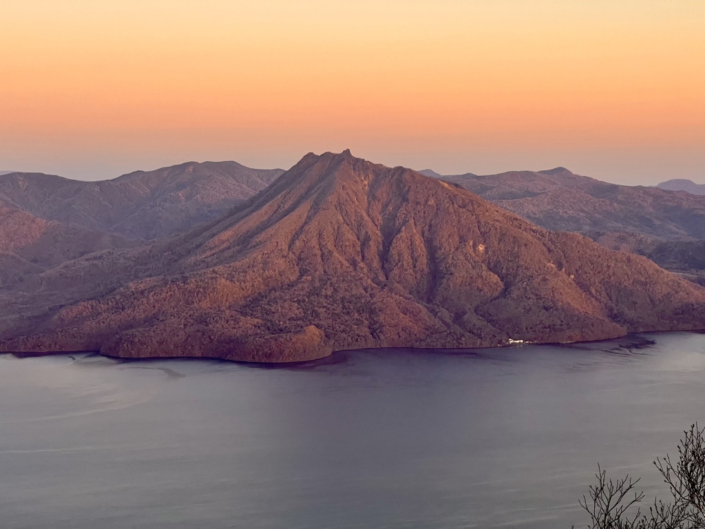 染まる恵庭岳