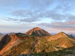赤く染まった幻の百名山