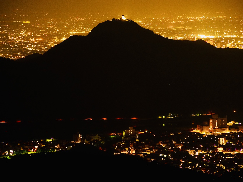 夜景・稲葉山城