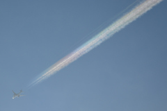 飛行機雲虹