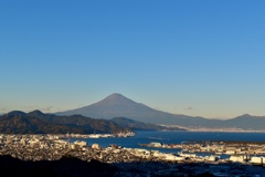 90D8E6D1-D361-4B6E-B172-072C00F6C149
