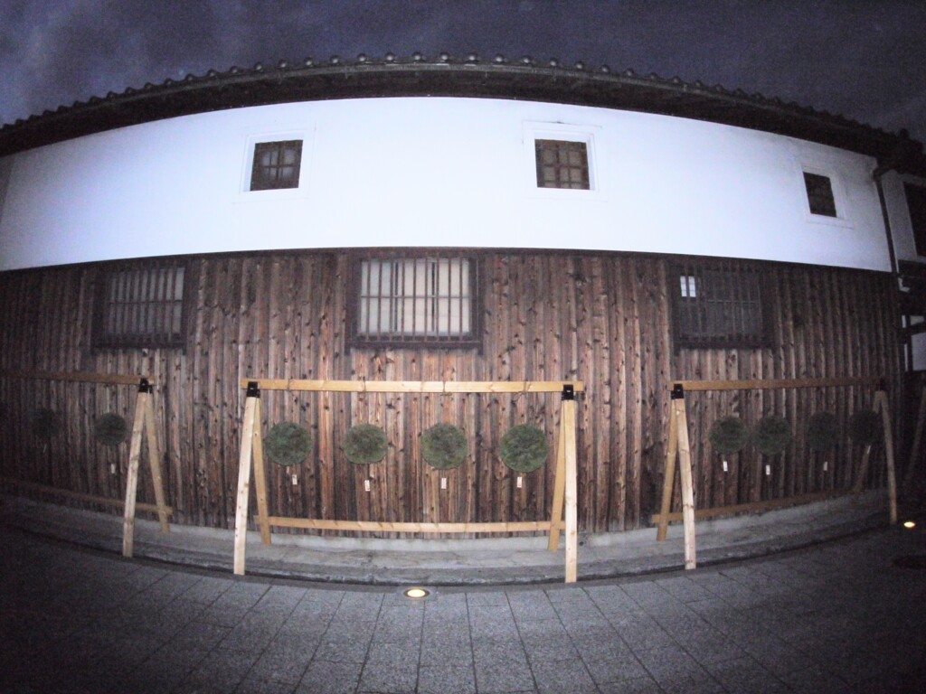 町おこしの杉玉