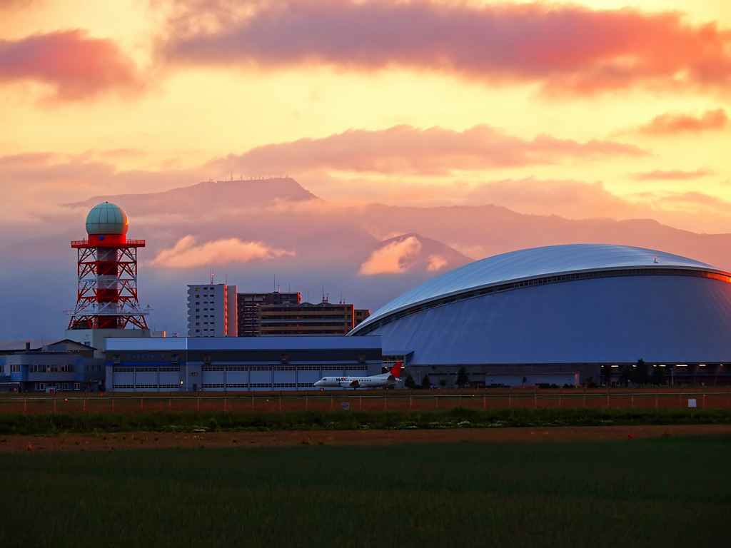 丘珠夕景～手稲山を望んで～