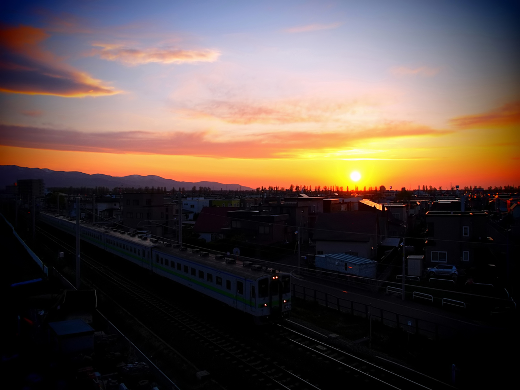 街に沈む夕日