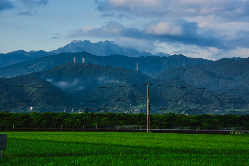 梅雨明けが待ち遠しい　夏山モードになってしまった　西日本最高峰。