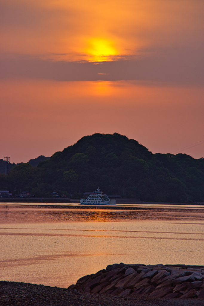 夕景　渡海船