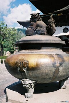 獅子と香炉