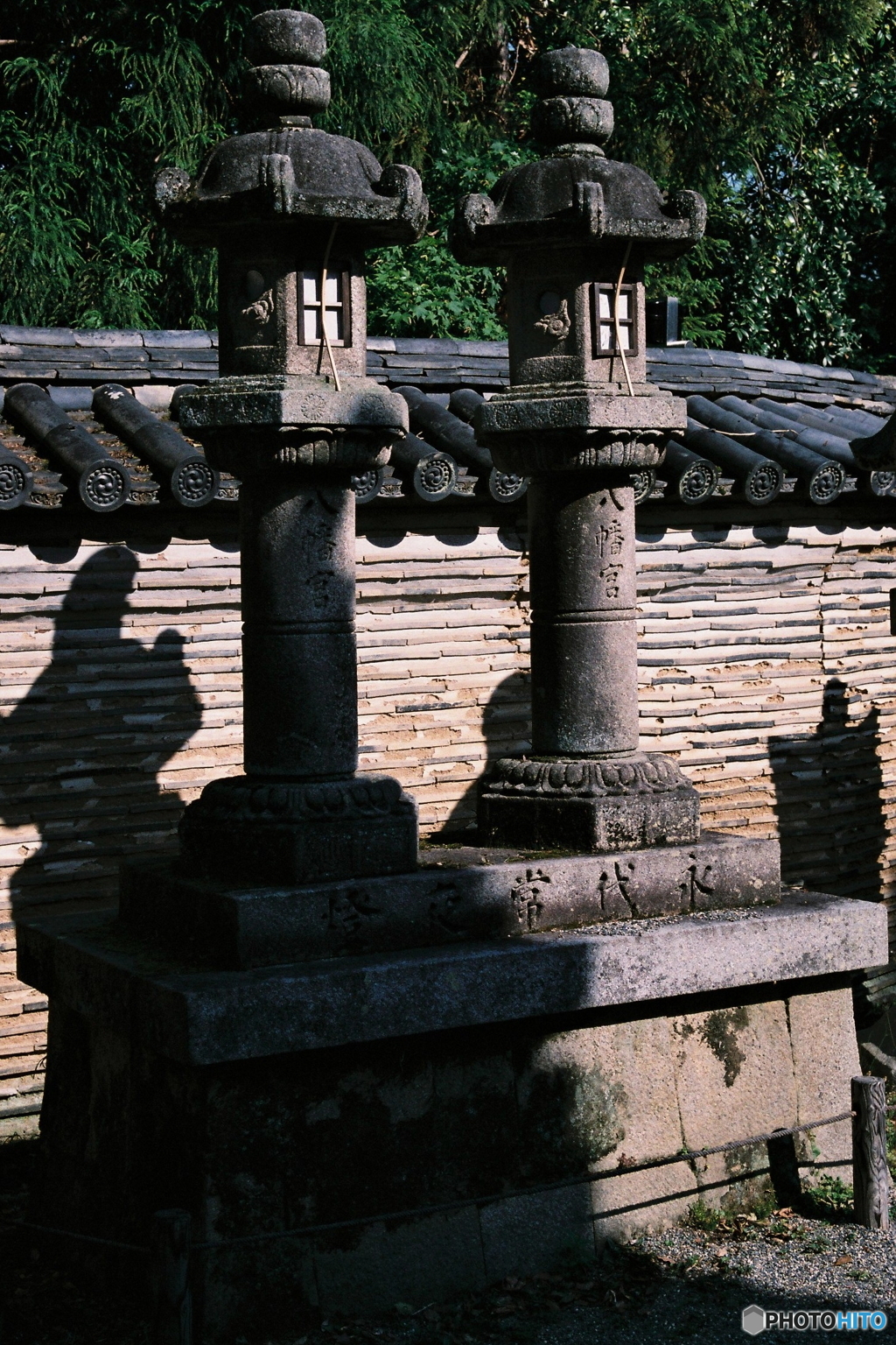 八幡さんの石灯篭