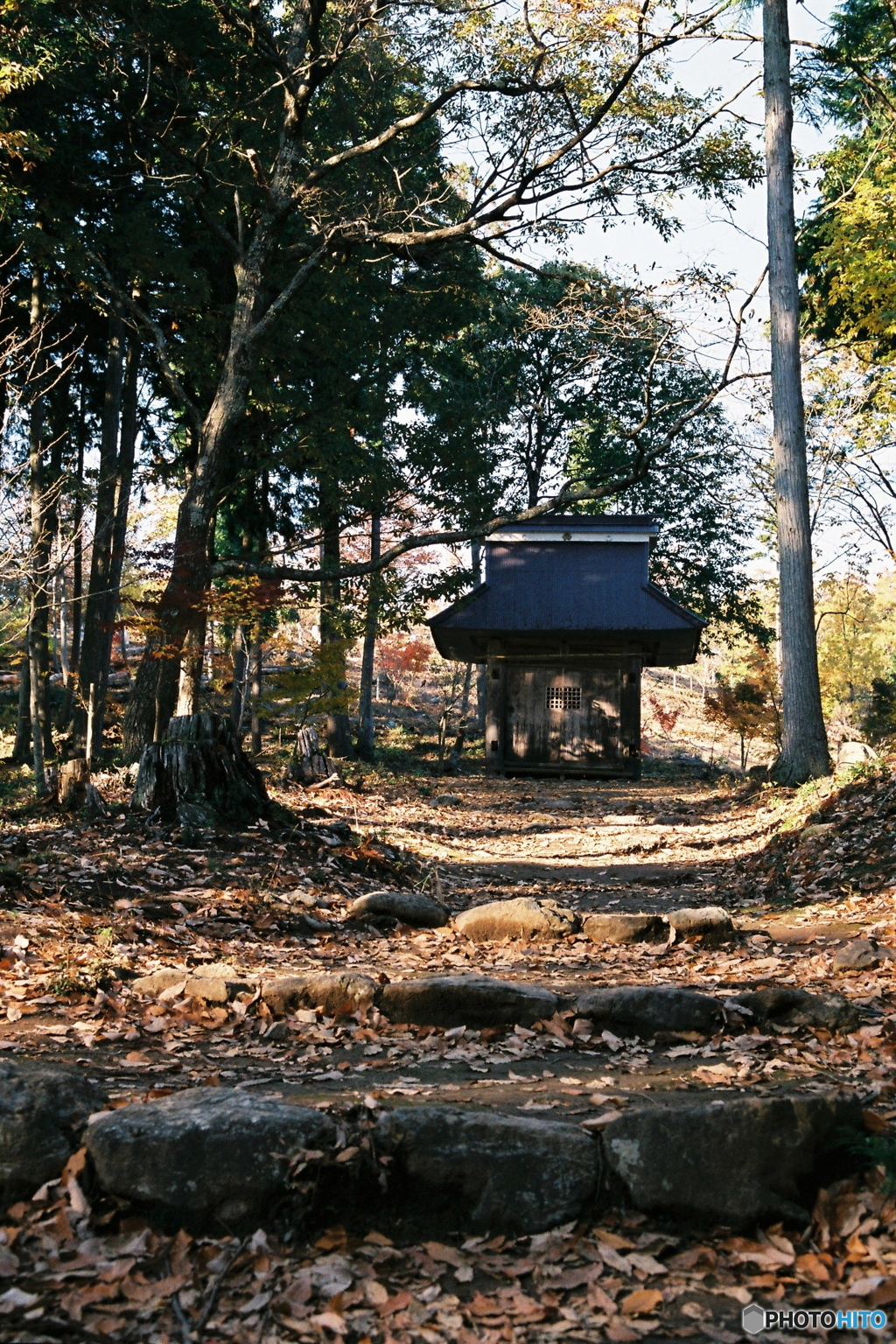 山の小さなお堂