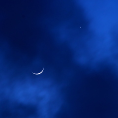 今夜の月と星
