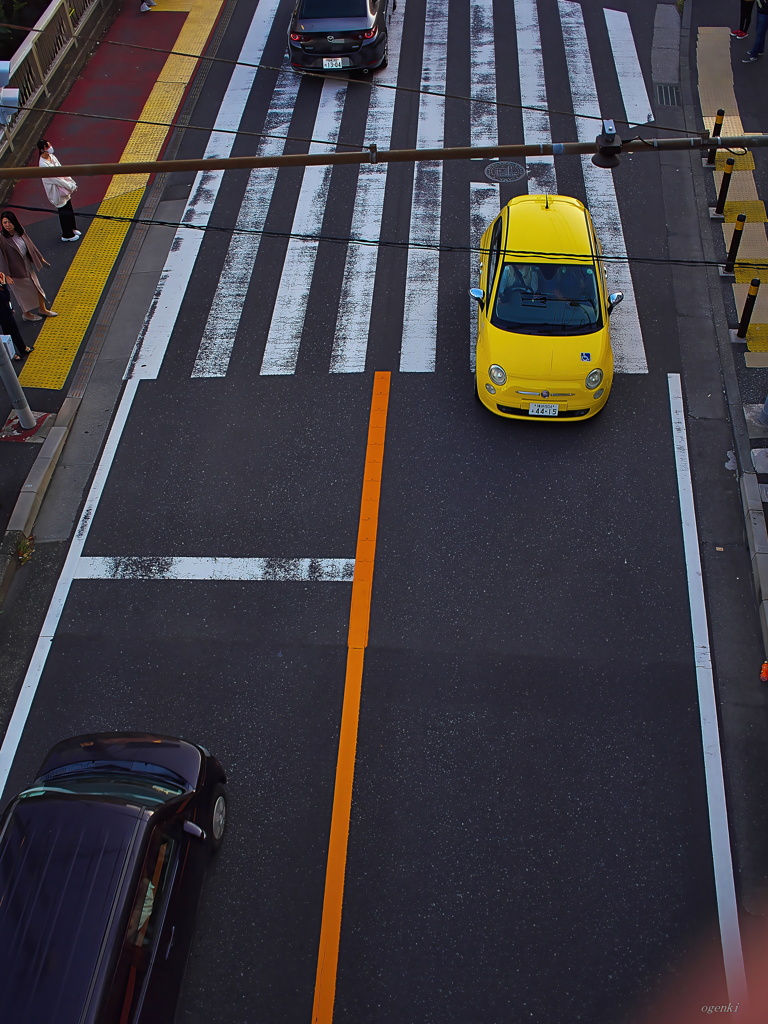 横断歩道と…