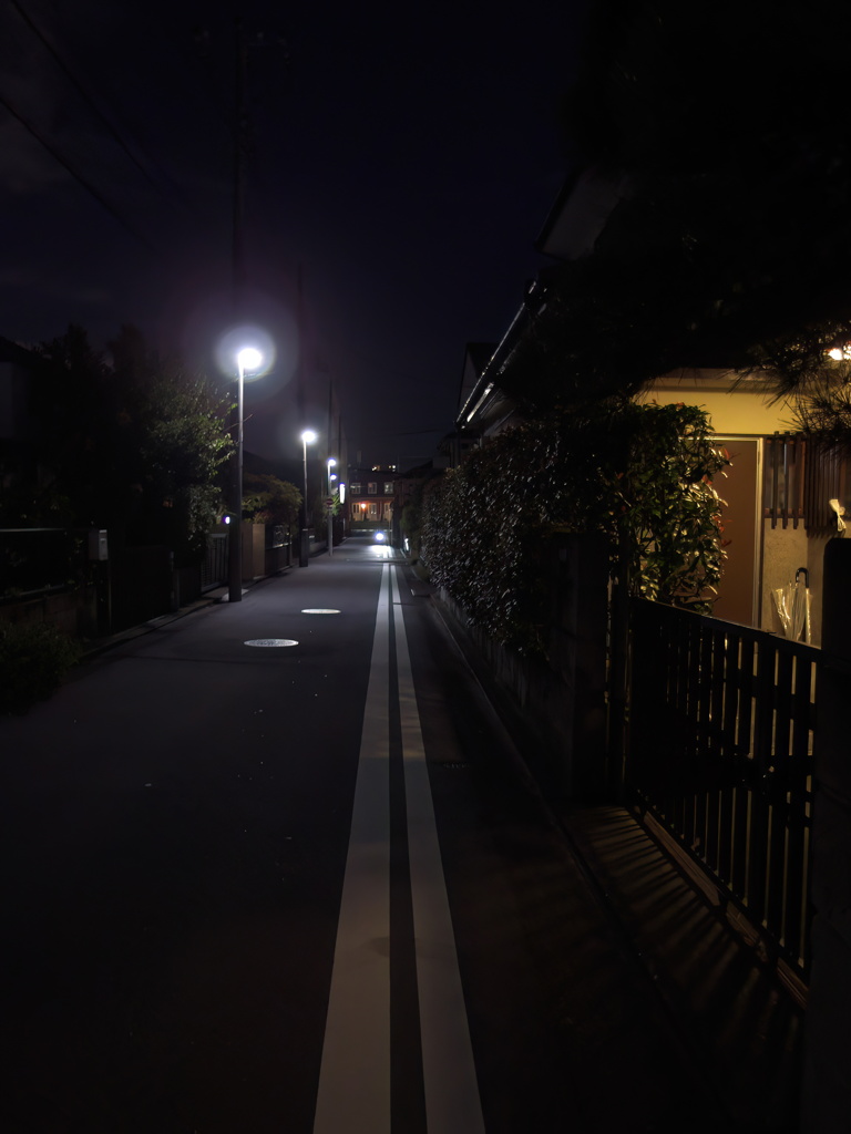 住宅街　夜道