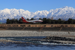 立山連峰と飛行機５