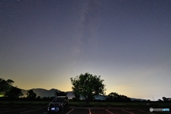 夜散策 愛車望む天の川