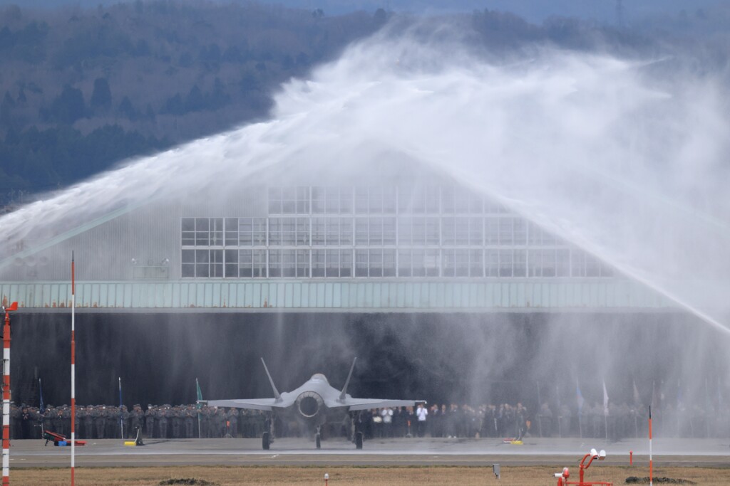 小松基地 F-35A新配備 2/3機 歓迎放水②