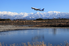 立山連峰と飛行機４