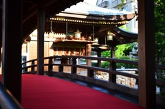 厳かな道