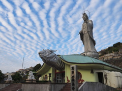 観音様と羊雲