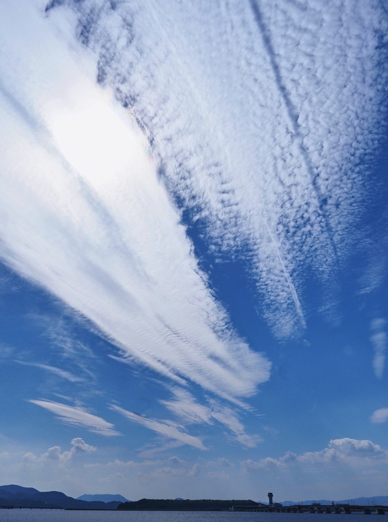 空港上空の雲