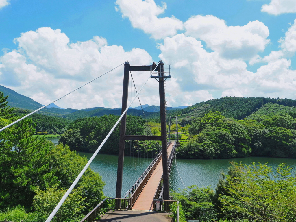 吊り橋夏景色