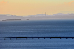 海の中の橋