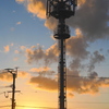 電波塔と夕空