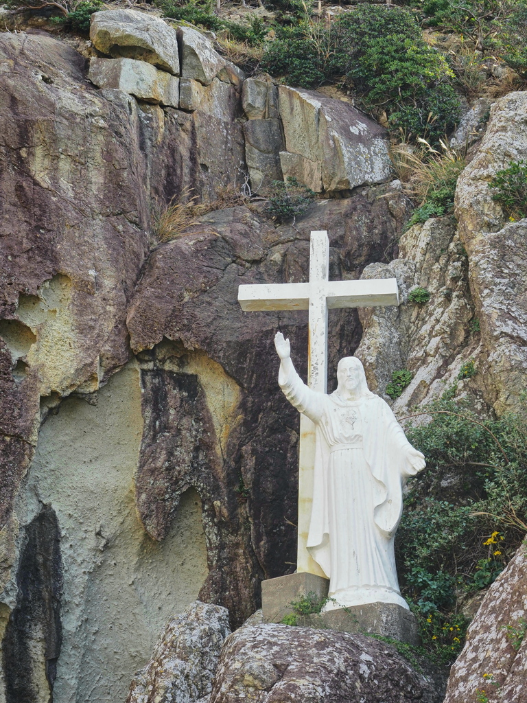 岩場のキリスト像