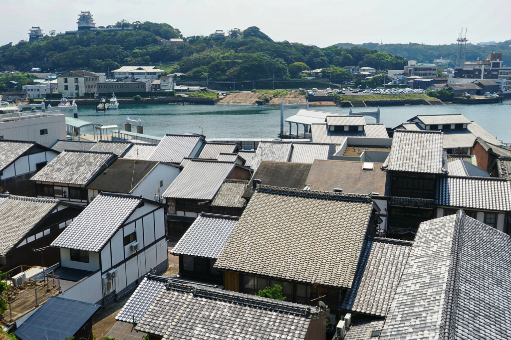 黒い甍の城下町