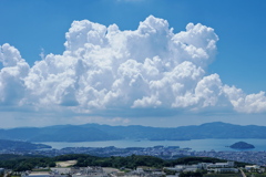 沸き立つ入道雲