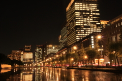 夜の日比谷濠