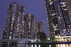 夜の運河